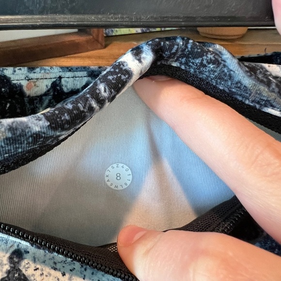 Lululemon women’s speed up crop size 8 - Picture 10 of 10